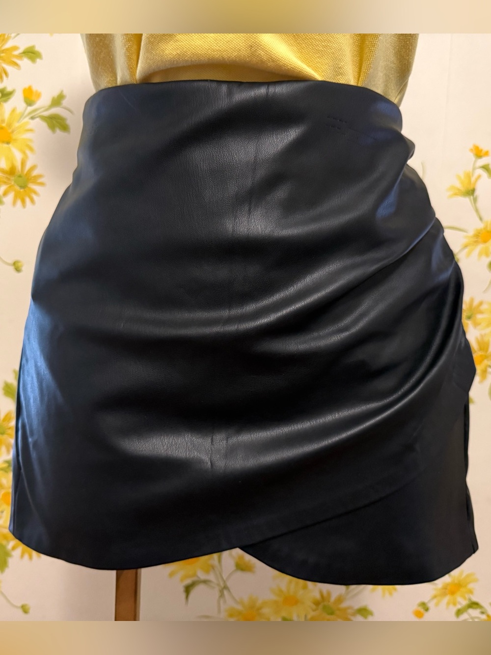 Zara faux leather Black Mini Skirt size XS
